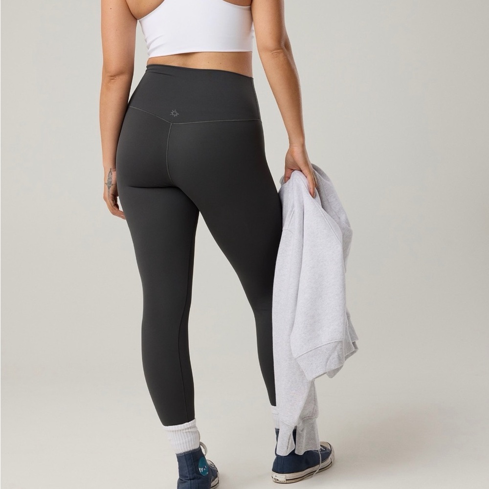 Aerie OFFLINE High-Rise Leggings in Dark Gray